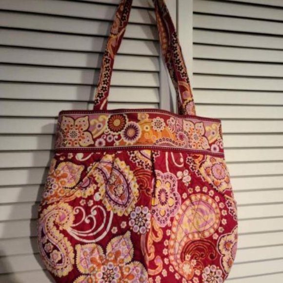 Vera Bradley medium purse with 2 front angled & 4 inside pockets - Picture 6 of 6
